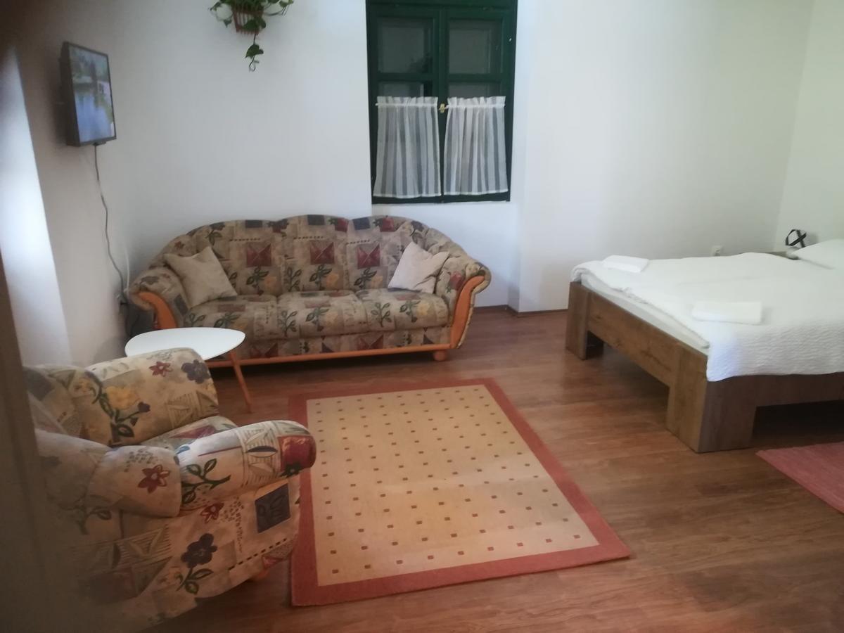 Vendektanya Vendeghaz Hotel Tapolca Ngoại thất bức ảnh