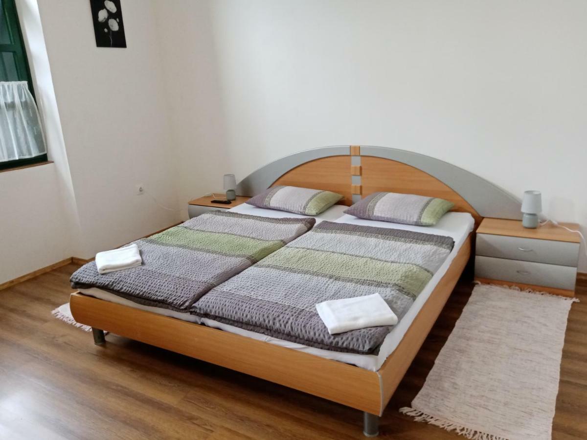 Vendektanya Vendeghaz Hotel Tapolca Ngoại thất bức ảnh